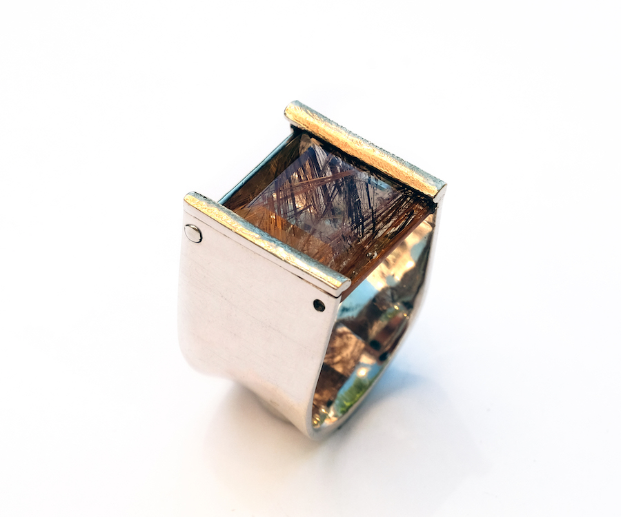 zilver met 18 krt goud en Rook kwarts met Rutiel naalden