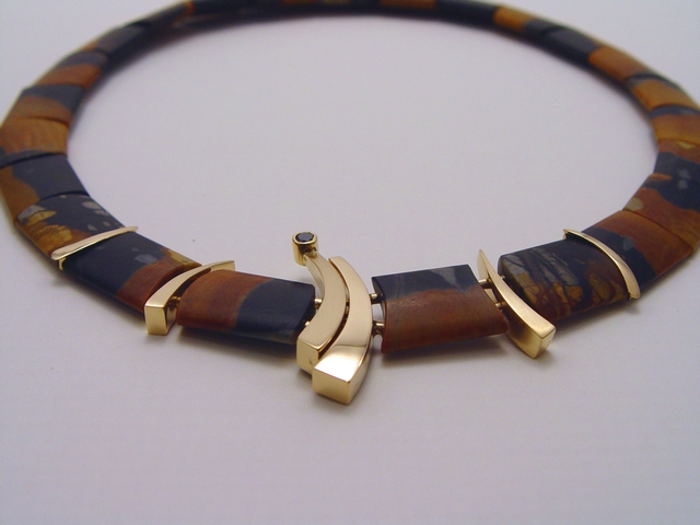 3-collier-jaspis-d-or